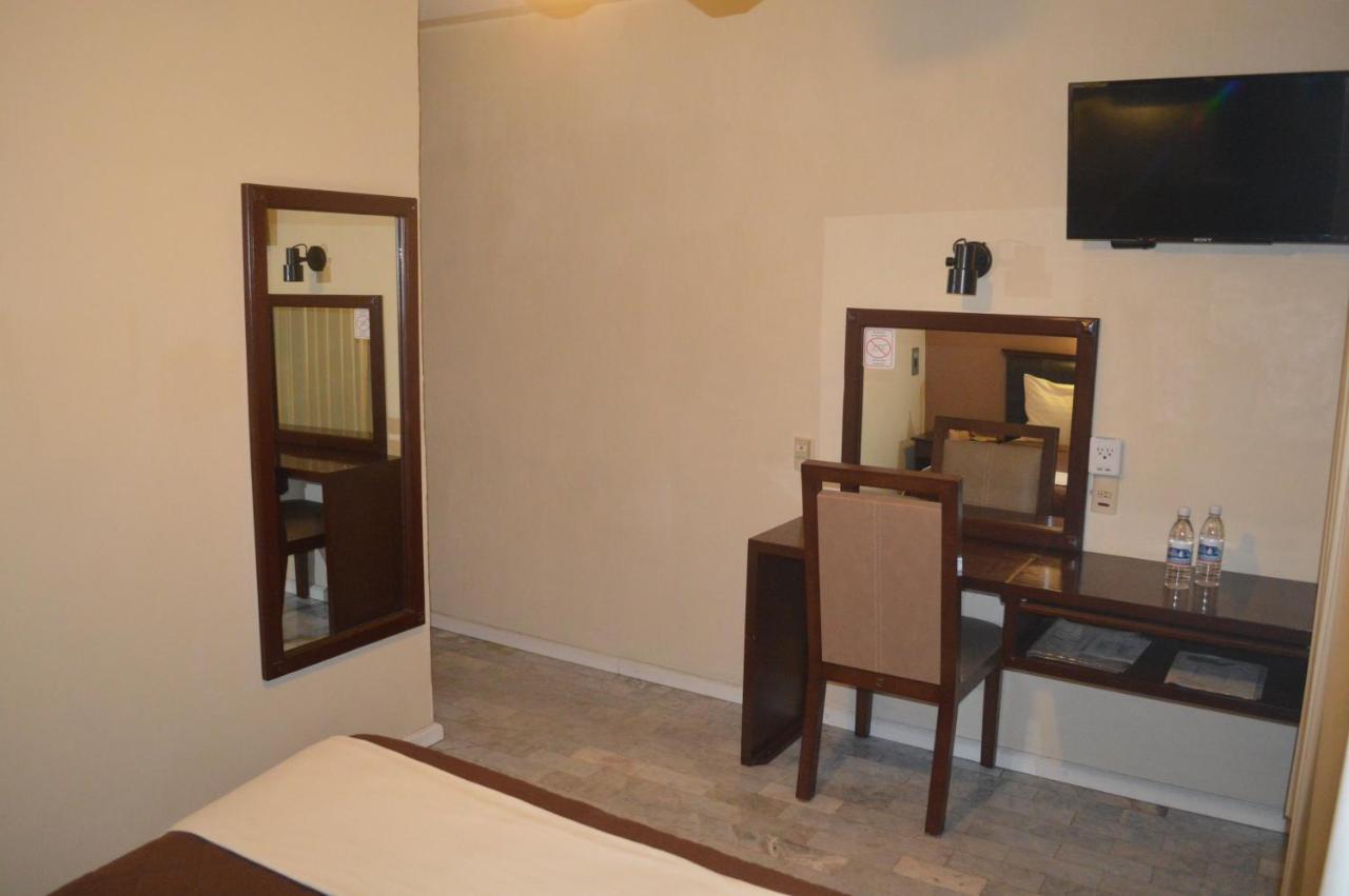 Hotel Flamingo Kristal Irapuato Luaran gambar
