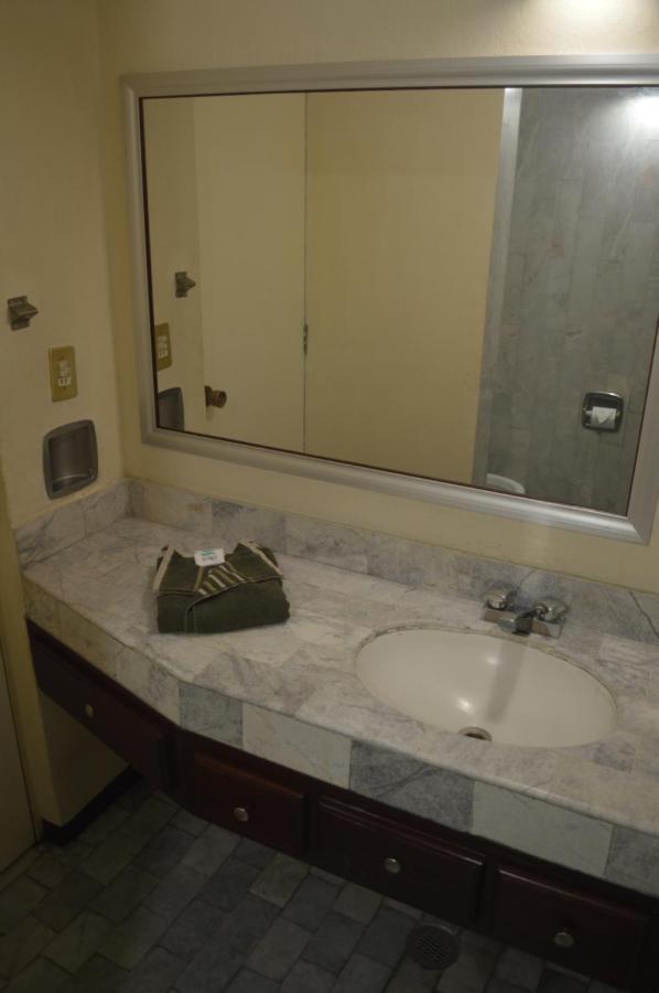 Hotel Flamingo Kristal Irapuato Luaran gambar